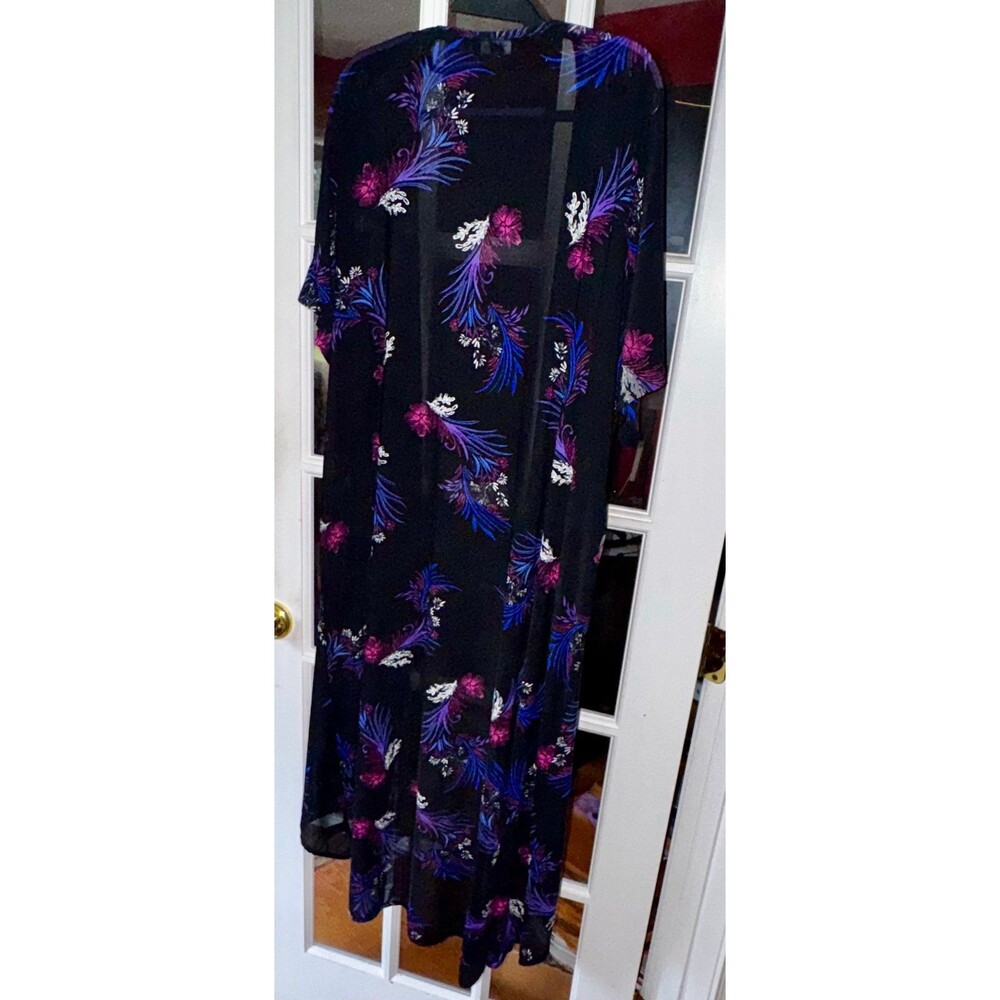 Torrid sheer Floral Print kimono 1/2